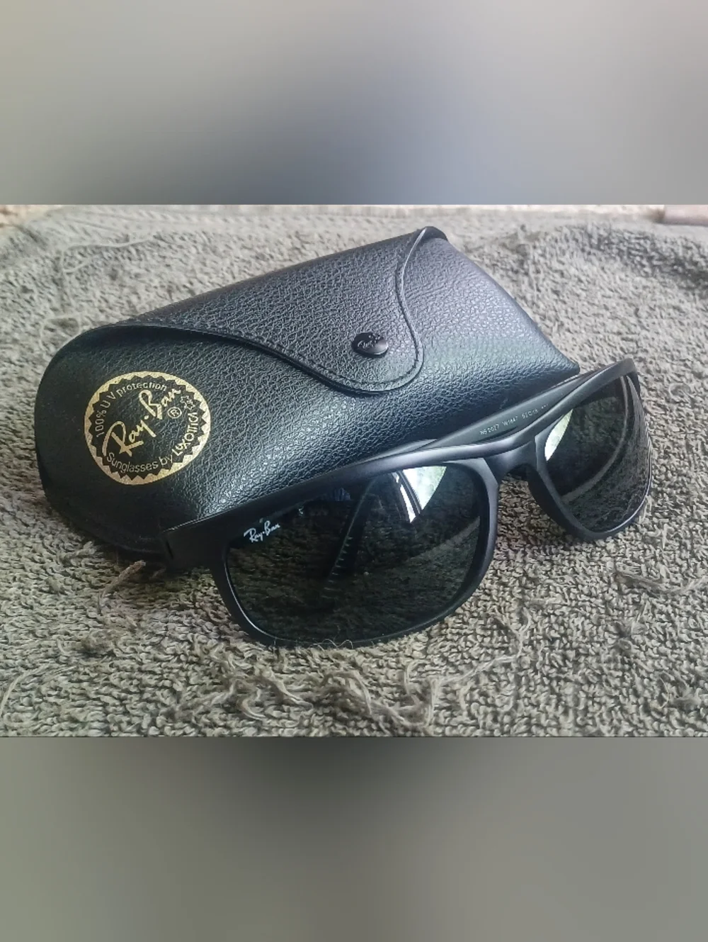 AUTHENTIC RAYBAN PREDATOR 2